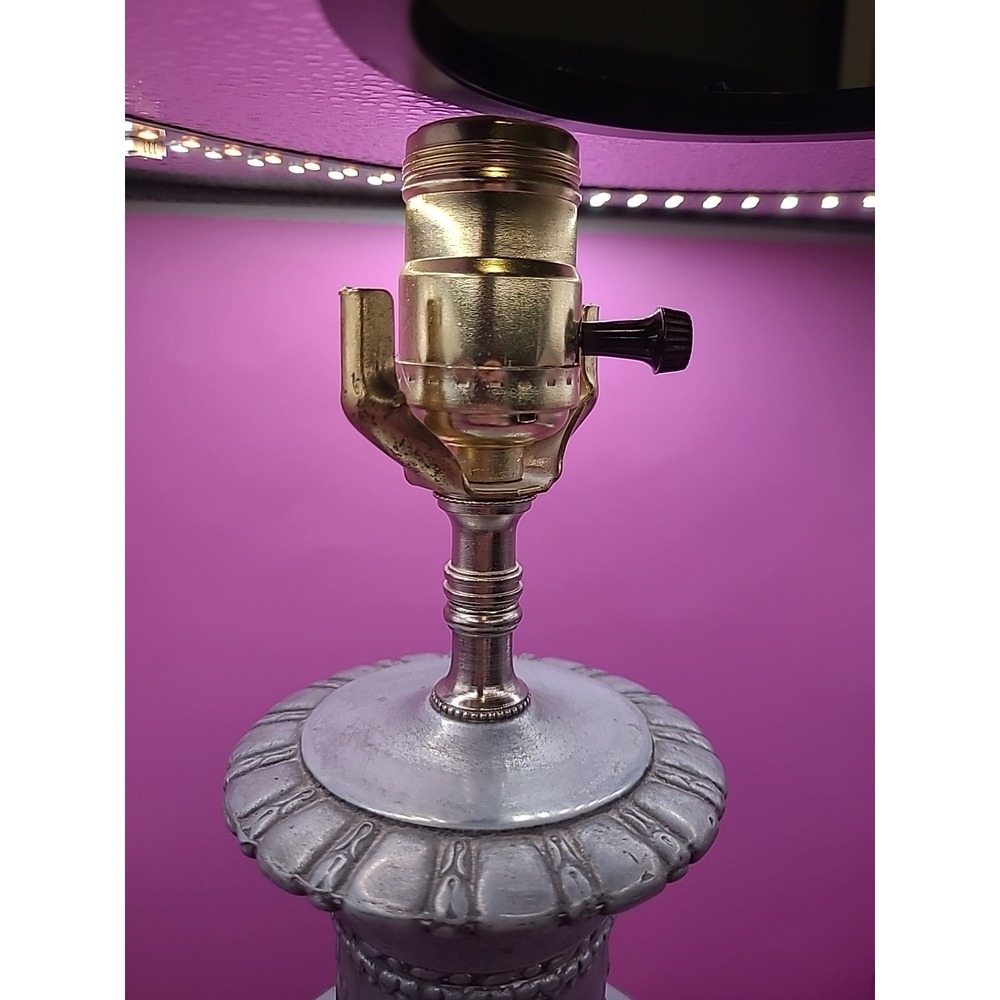 Vintage Baroque Style Ornate Embossed Metal Lamp with Cherubs Tested - Picture 5 of 11